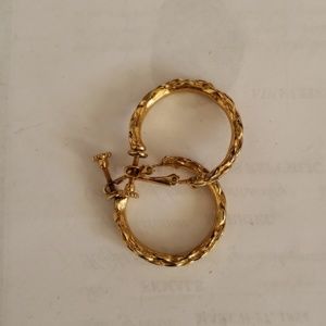 Vintage gold color earing